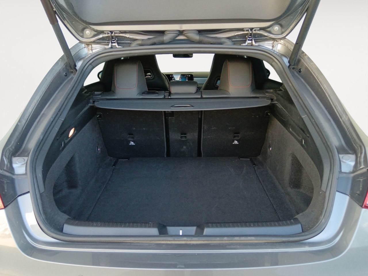 Mercedes-Benz CLA 35 AMG Shooting Brake 4Matic+ - foto 13