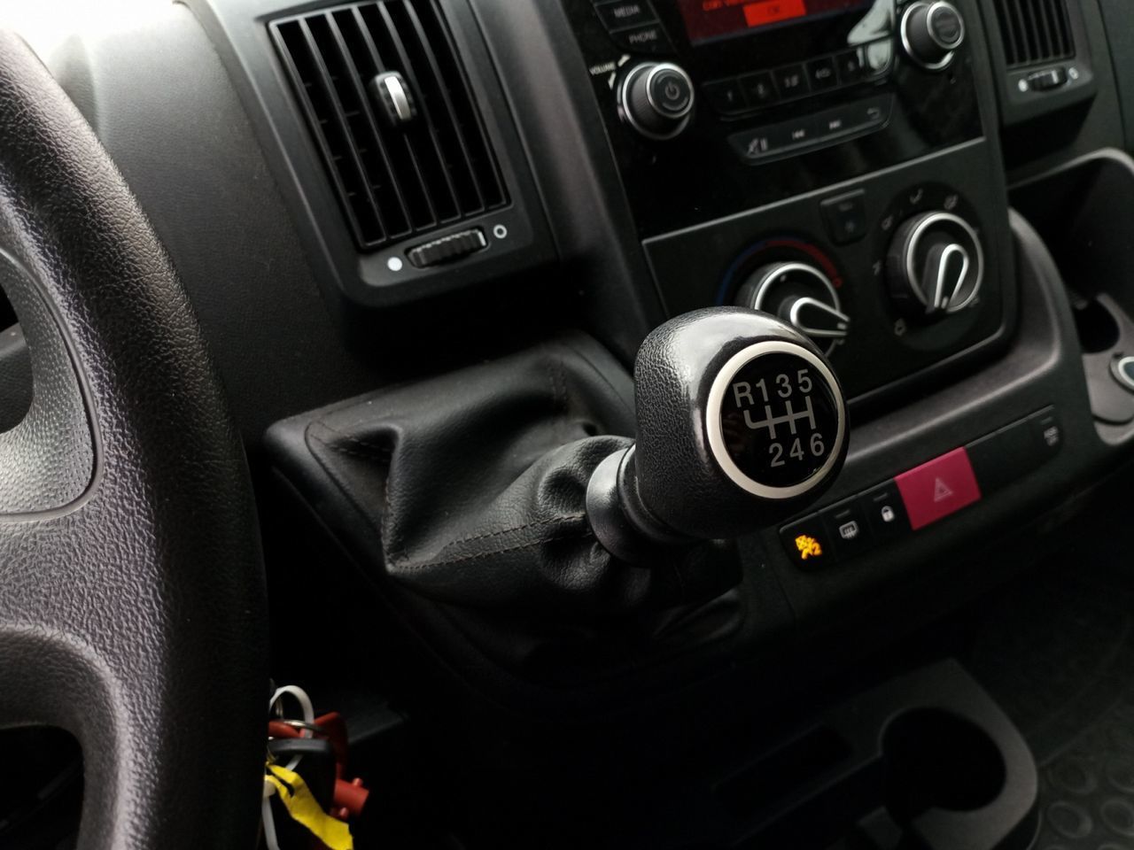 Peugeot Boxer Furgon BlueHDi 140 435 L4H3 - foto 13