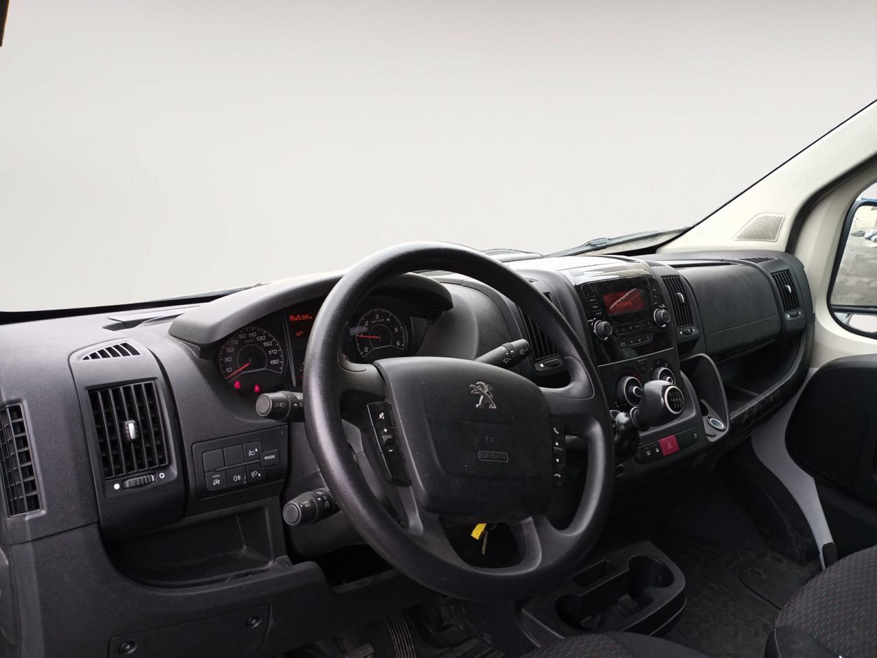 Peugeot Boxer Furgon BlueHDi 140 435 L4H3 - foto 7