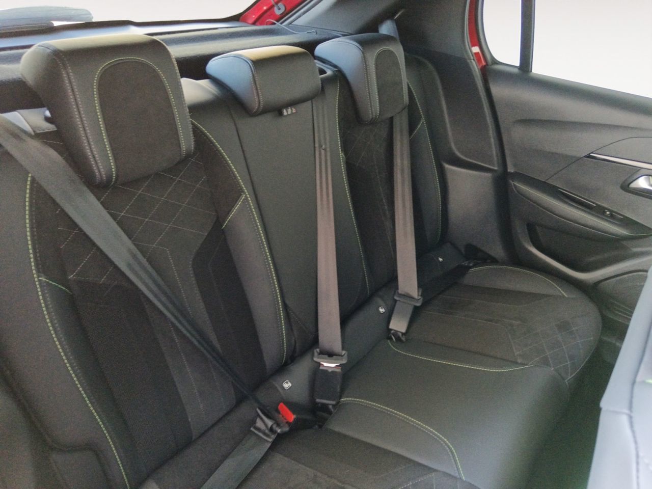 Peugeot 208 PureTech 100 GT Pack - foto 9