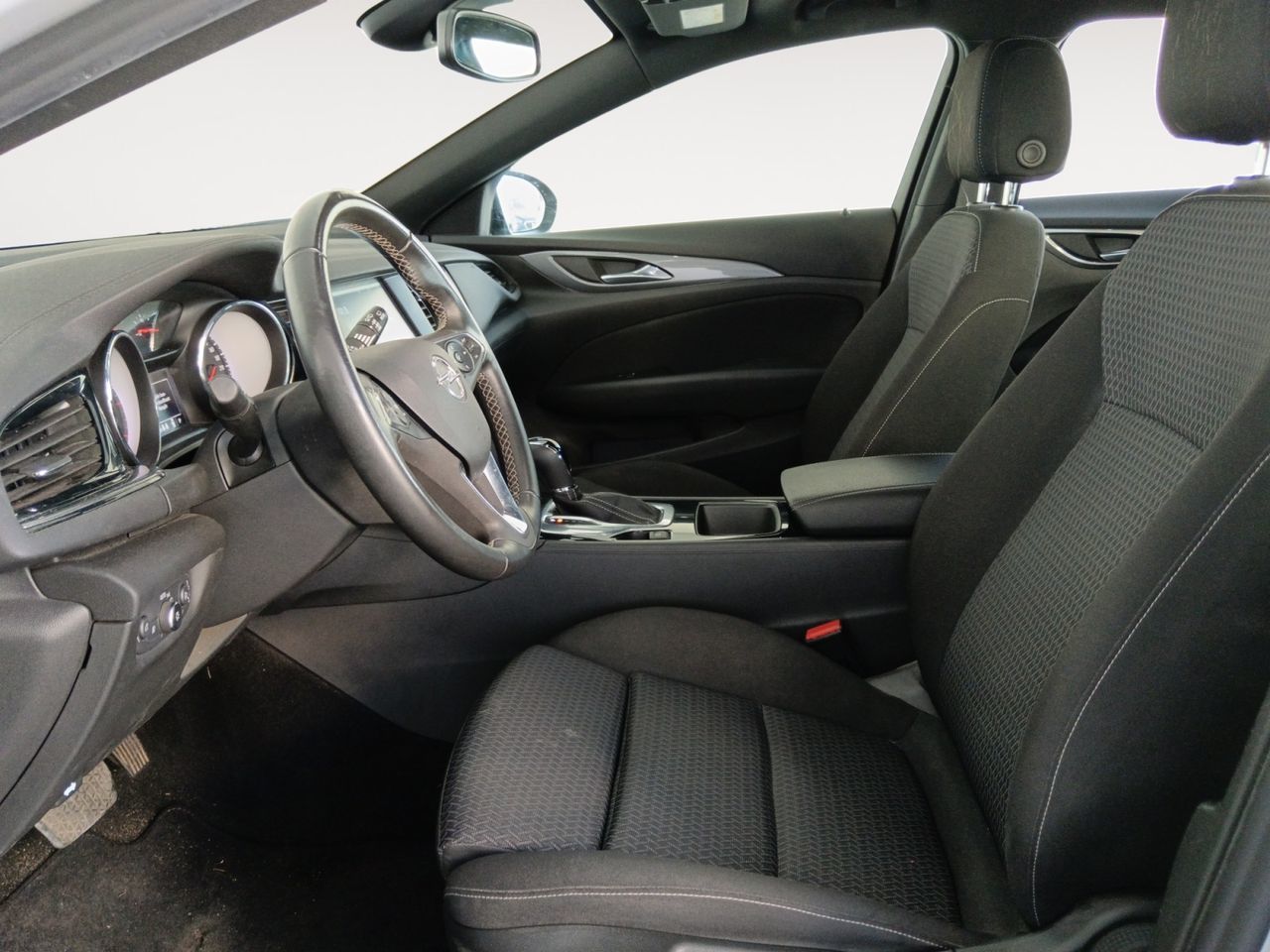 Opel Insignia Sports Tourer 1.5 D DVH Business Edition AT8 - foto 9