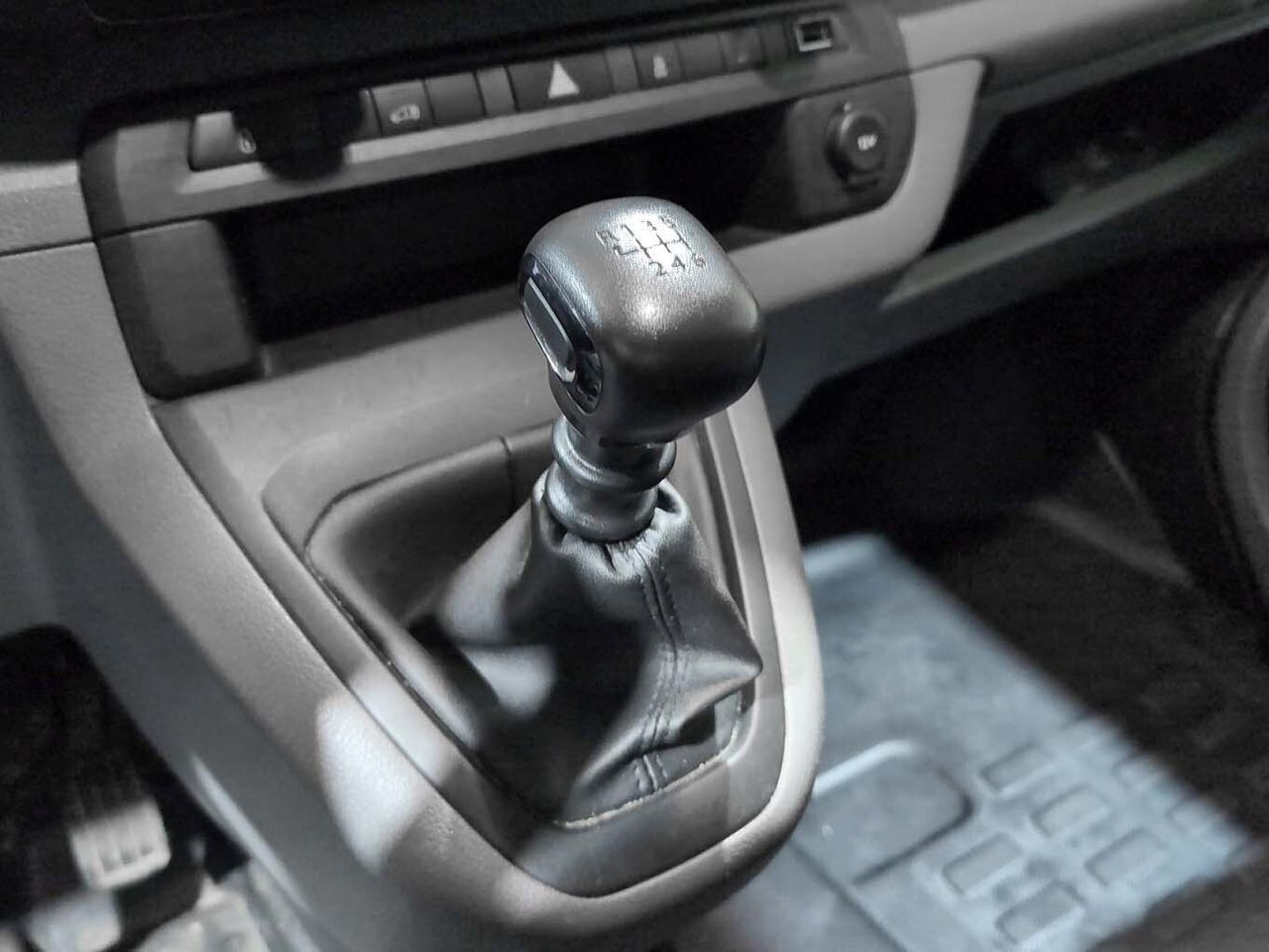 Opel Vivaro Furgon BlueHDi 120 - foto 13