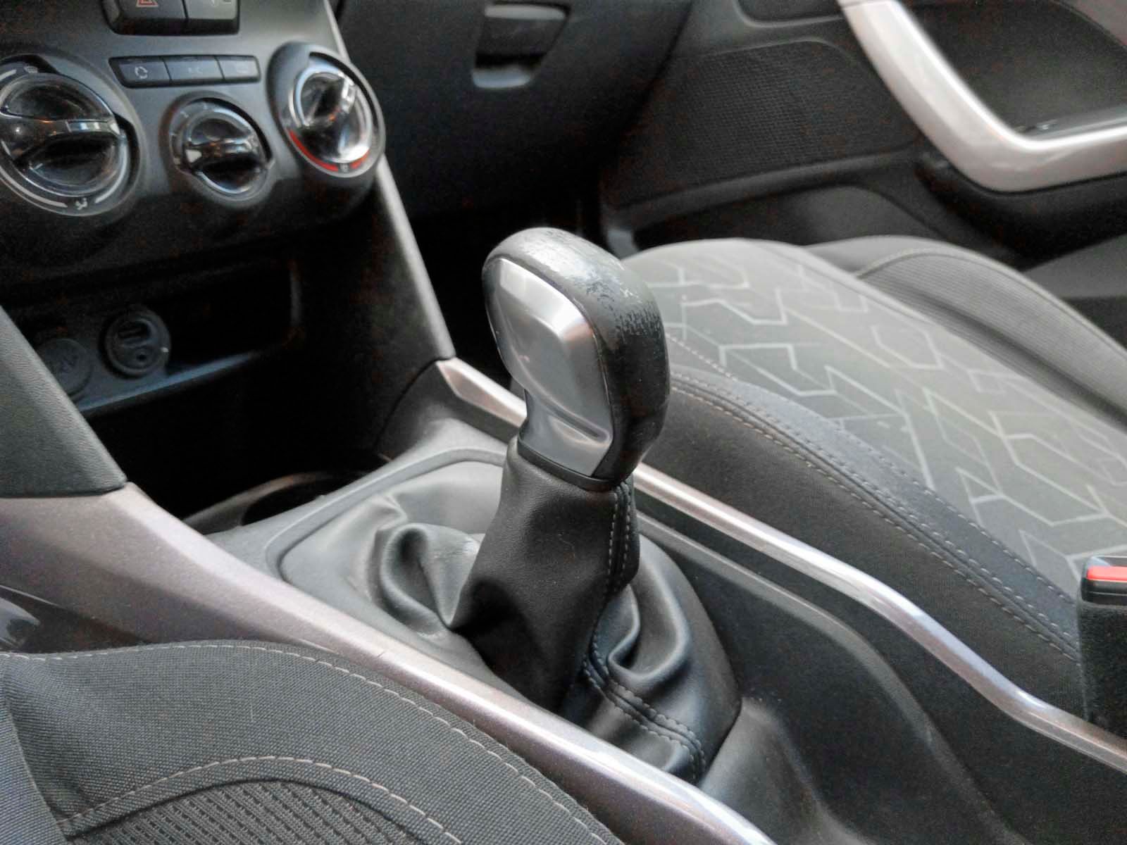 Peugeot 2008 BlueHDi 100 Style - foto 16