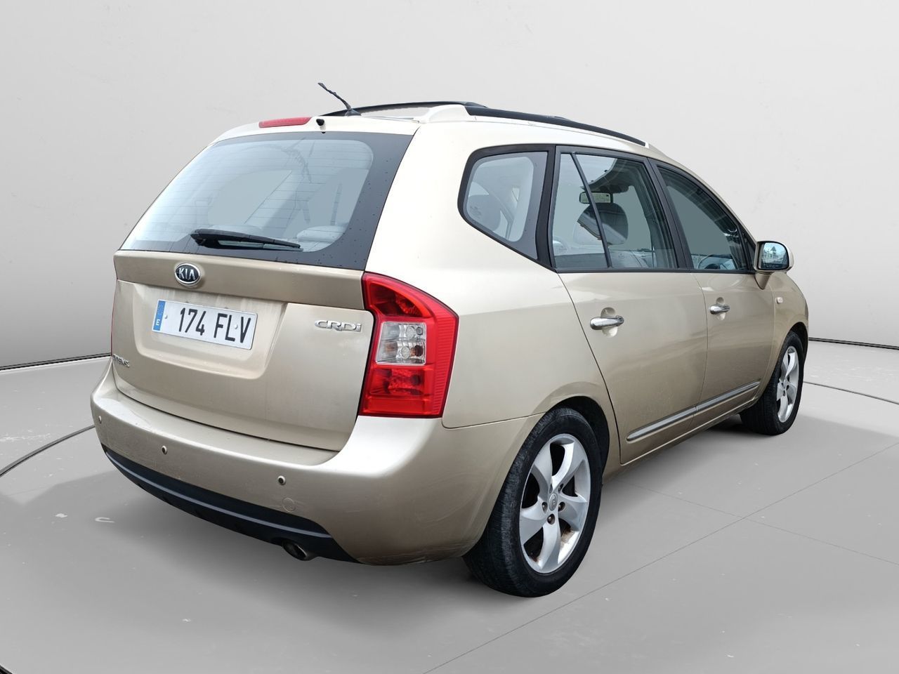 Kia Carens 2.0 CRDi VGT Emotion - foto 2