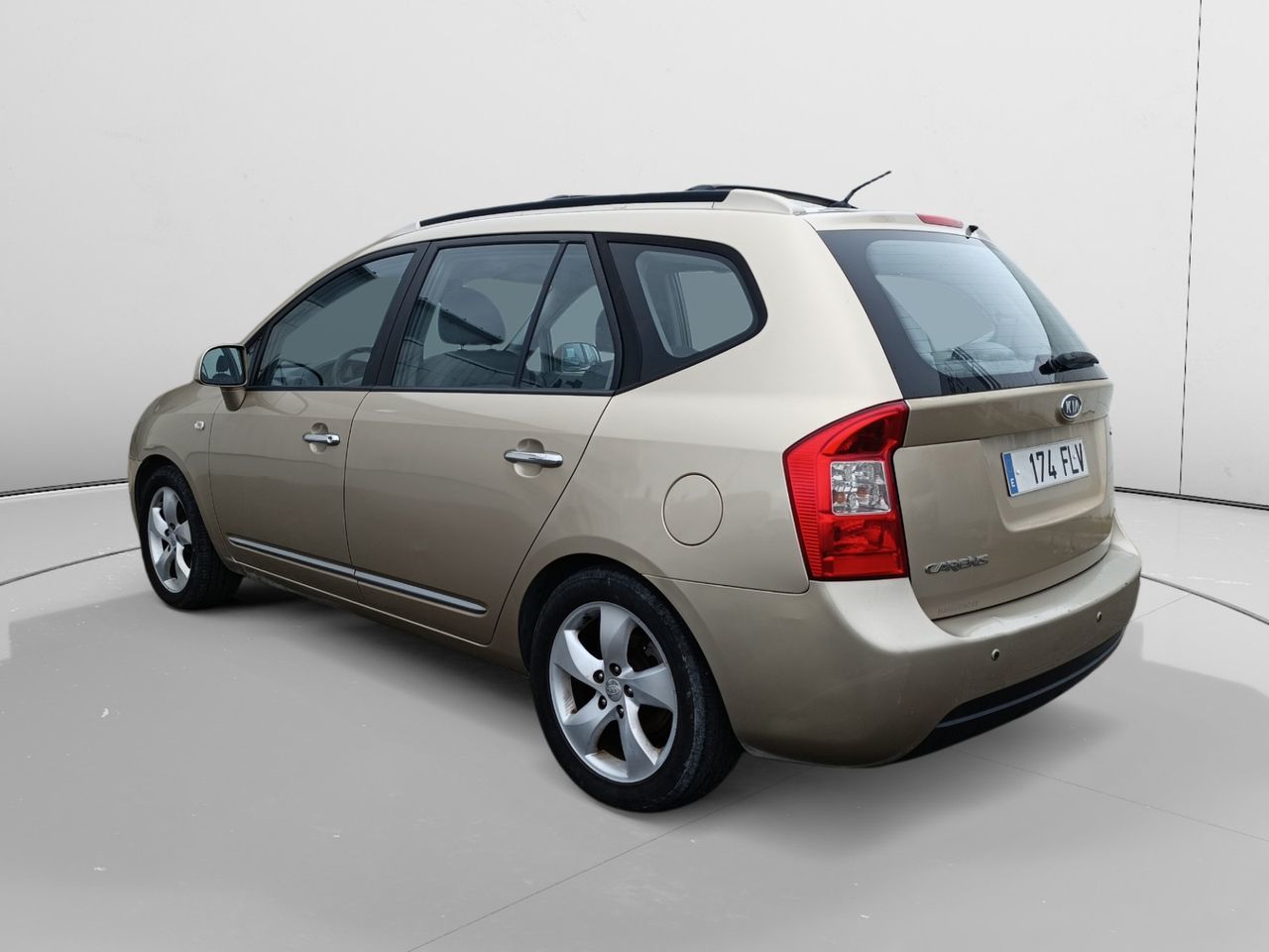 Kia Carens 2.0 CRDi VGT Emotion - foto 4