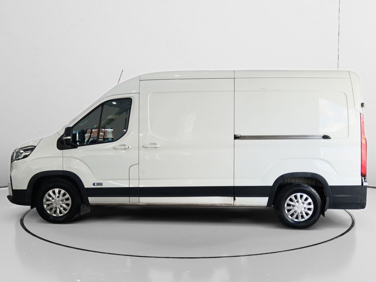 MAXUS eDeliver Furgon eDeliver 9 L3H2 72 kWh - foto 6