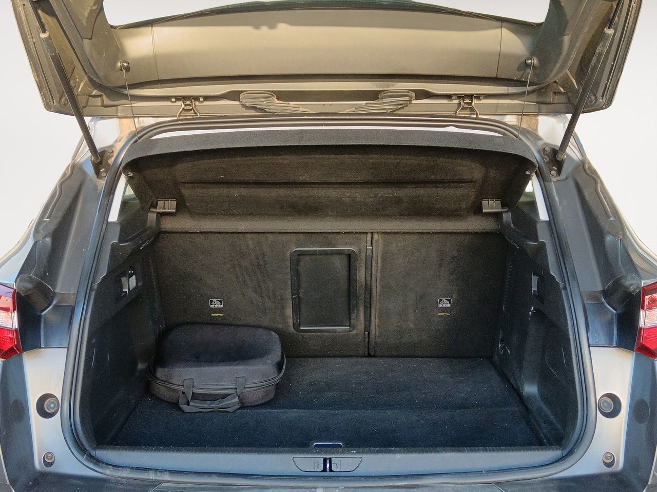 Opel Grandland 1.6 Turbo PHEV Ultimate 4x2 - foto 12