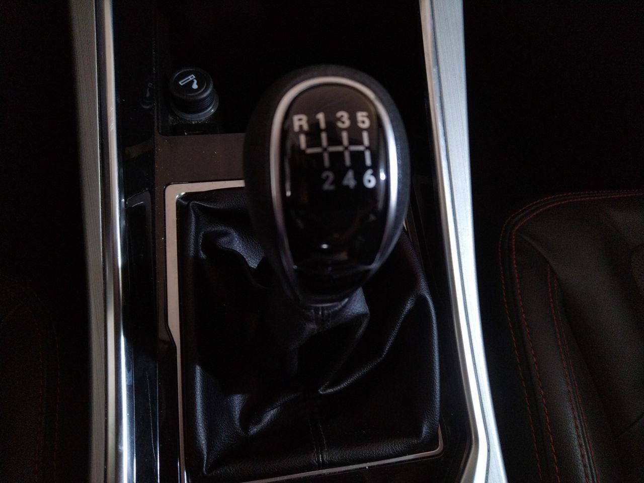 SWM G01 1.5T Luxury - foto 13