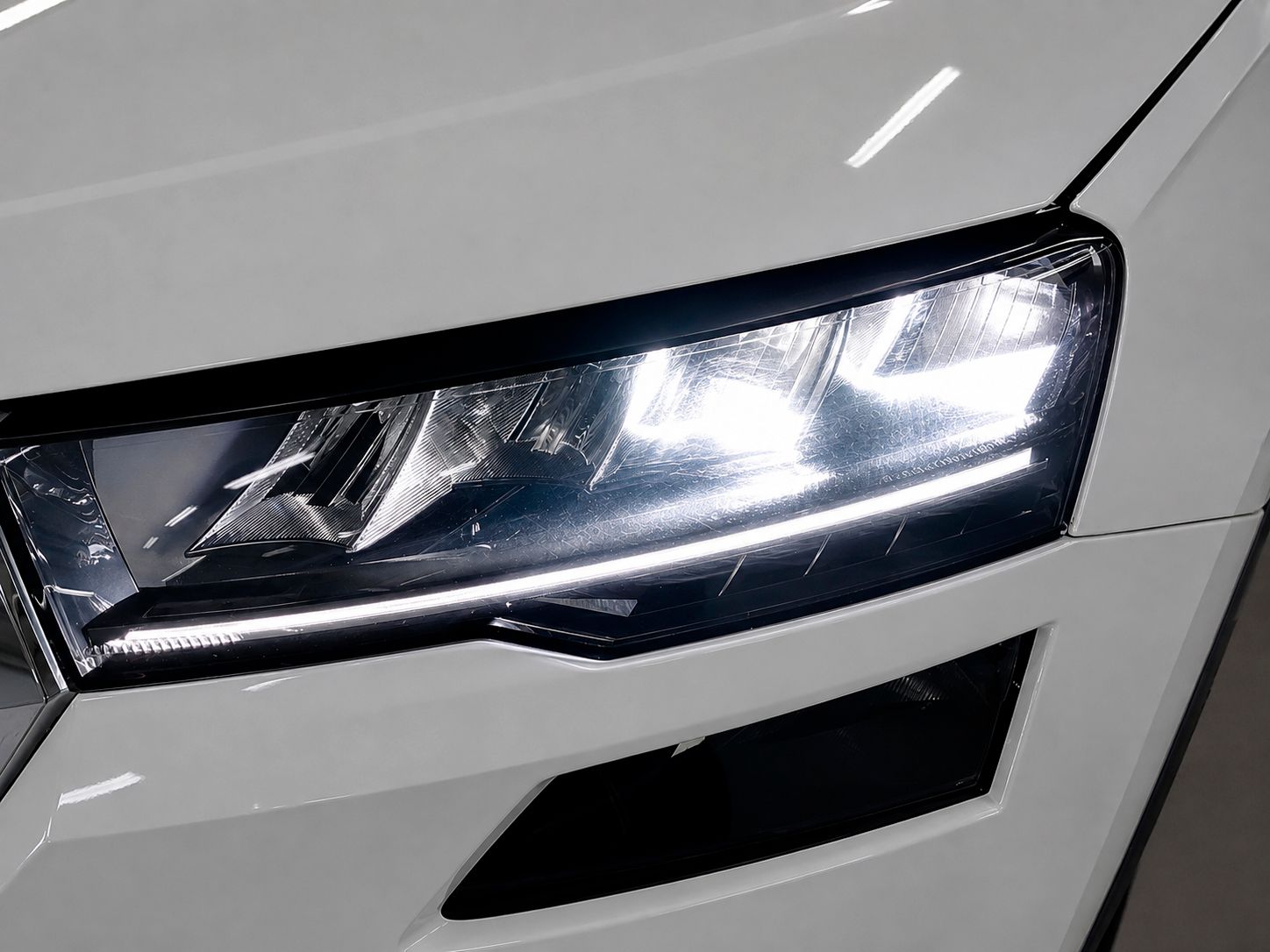 Škoda Karoq 2.0 TDI Selection - foto 22
