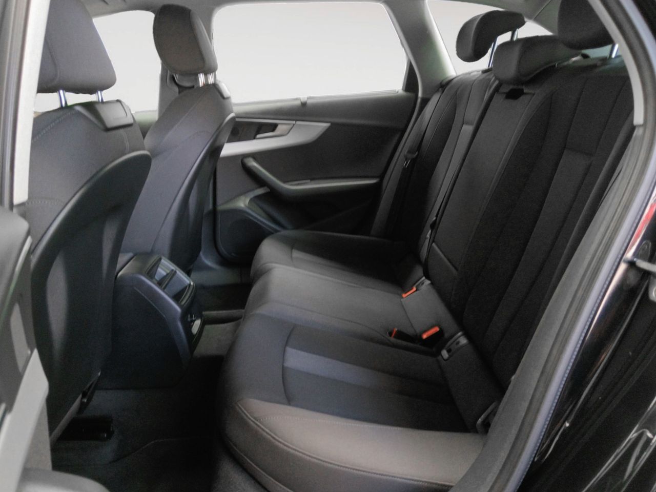 Audi A4 Advanced 35 TDI S tronic - foto 11