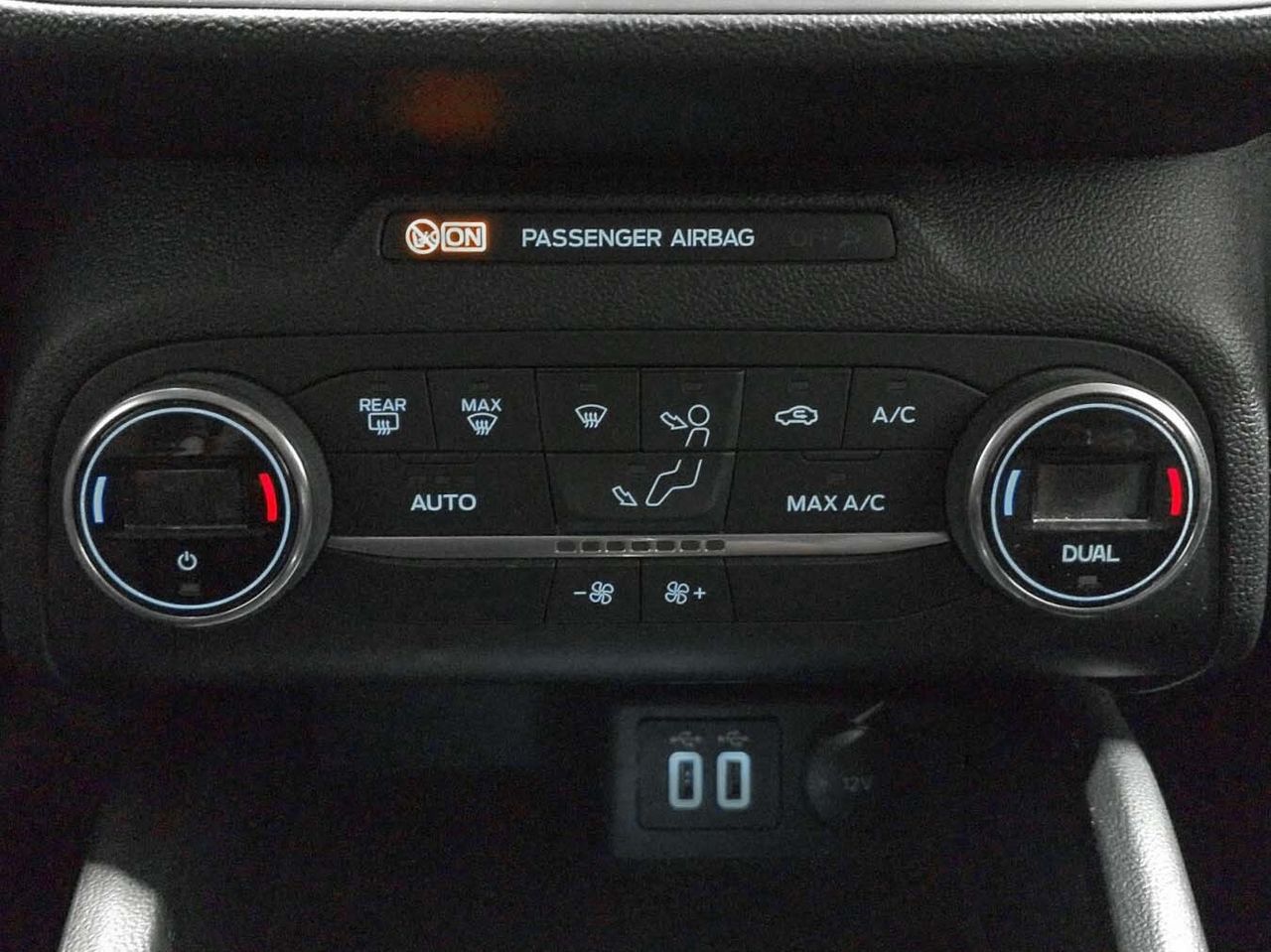Ford Focus 1.5 EcoBlue Trend+ - foto 19