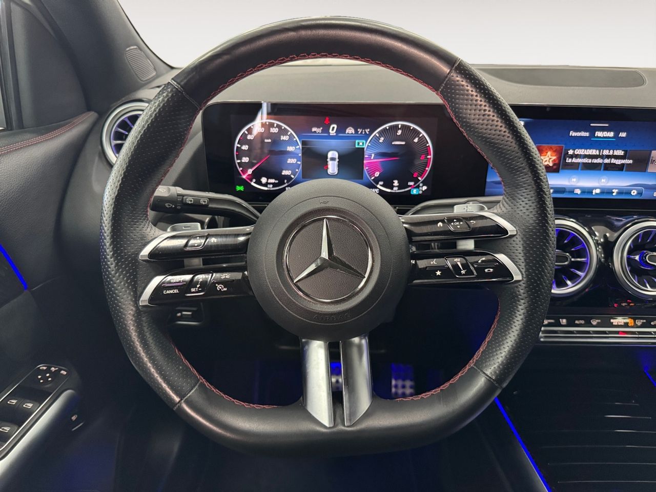 Mercedes-Benz GLA 200 D 4Matic - foto 7