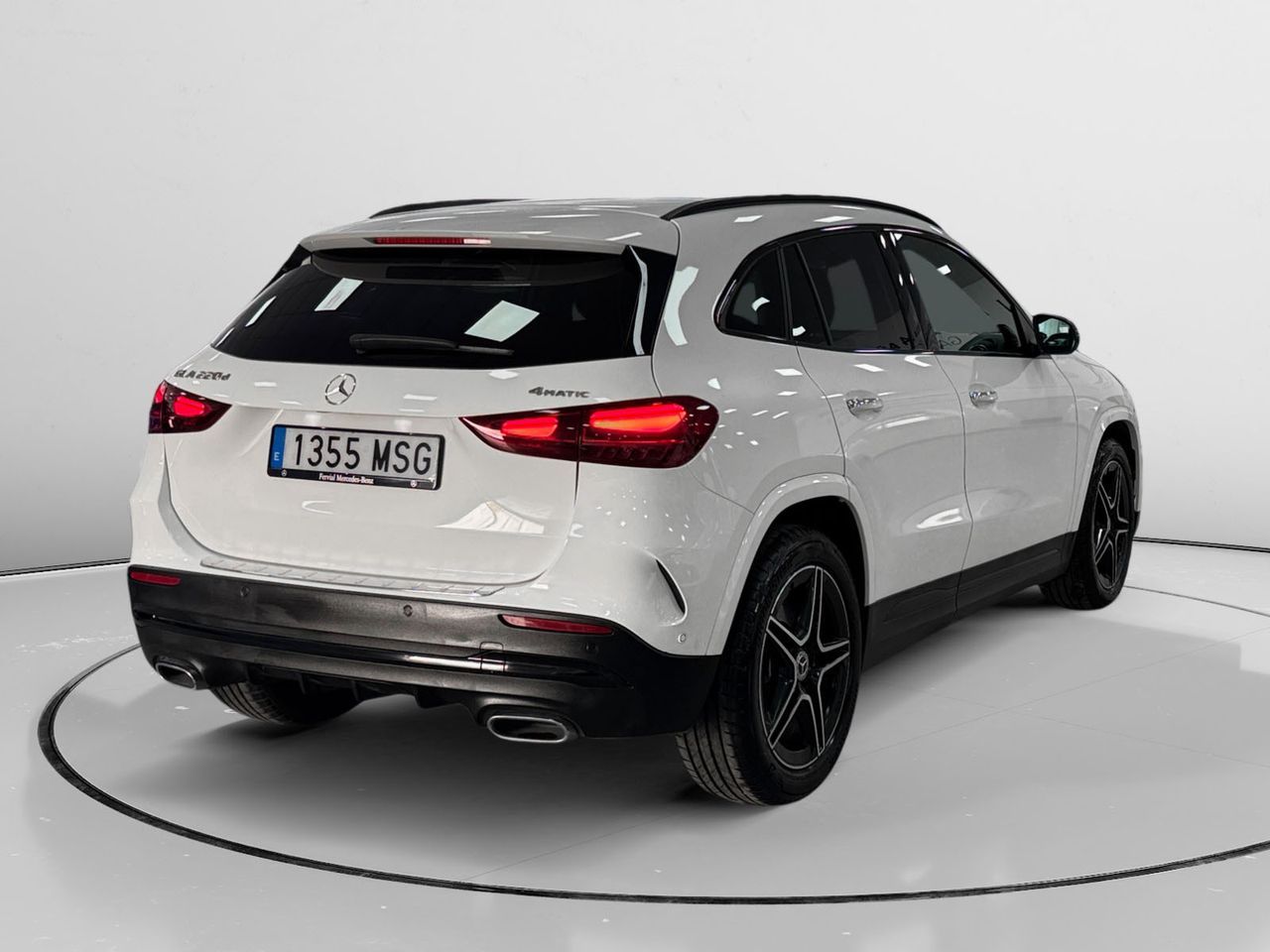 Mercedes-Benz GLA 200 D 4Matic - foto 2