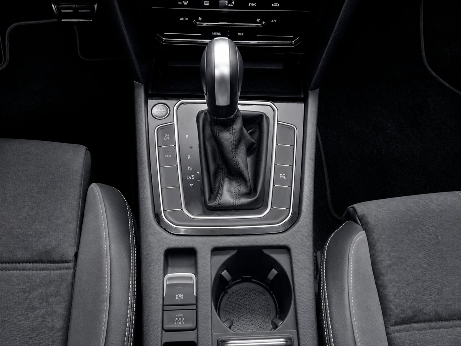 Volkswagen Passat 2.0 TDI 4Motion DSG - foto 17