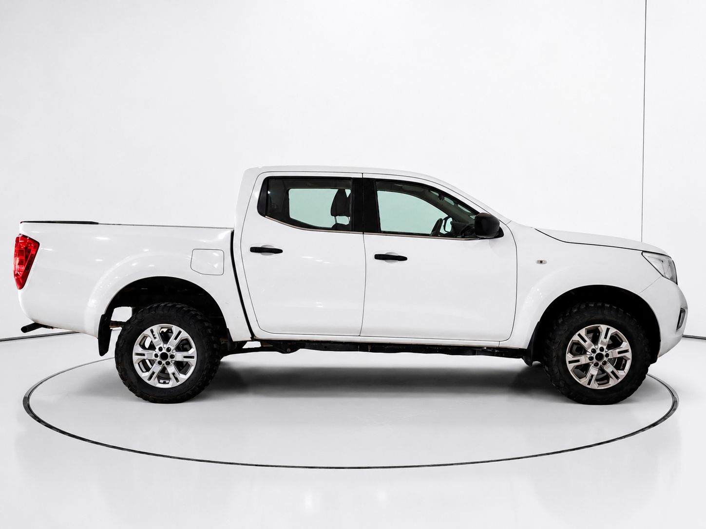 Nissan Navara PickUp 2.3 dCi Doble Cabina - foto 2