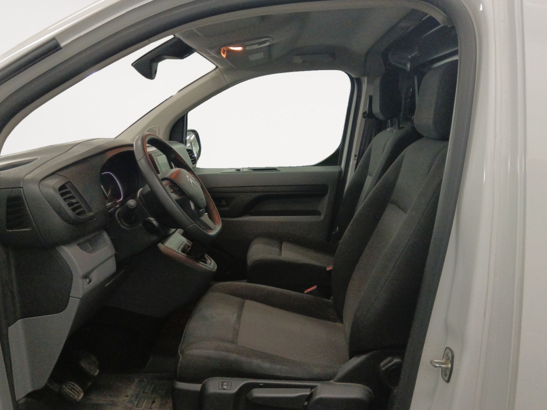 Citroën Jumpy Furgon BlueHDi 100 Talla XL - foto 8