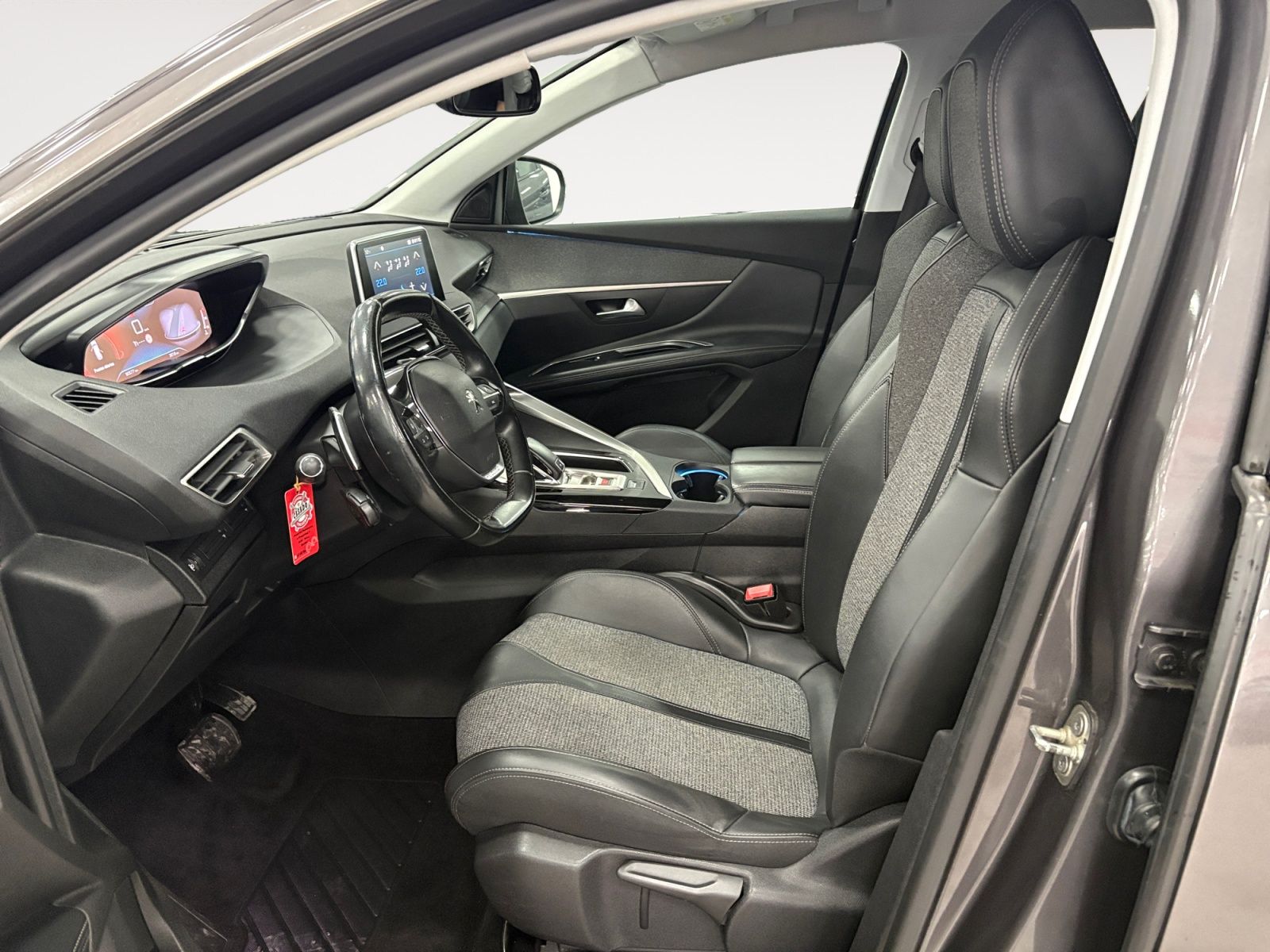 Peugeot 5008 BlueHDi 130 Allure EAT8 - foto 9