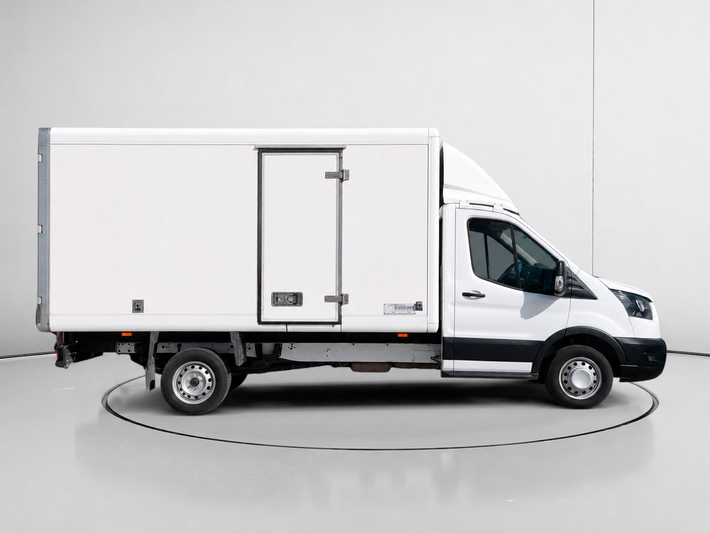 Ford Transit Chasis Cabina 350 L3 Ambiente Heavy Duty RWD - foto 2