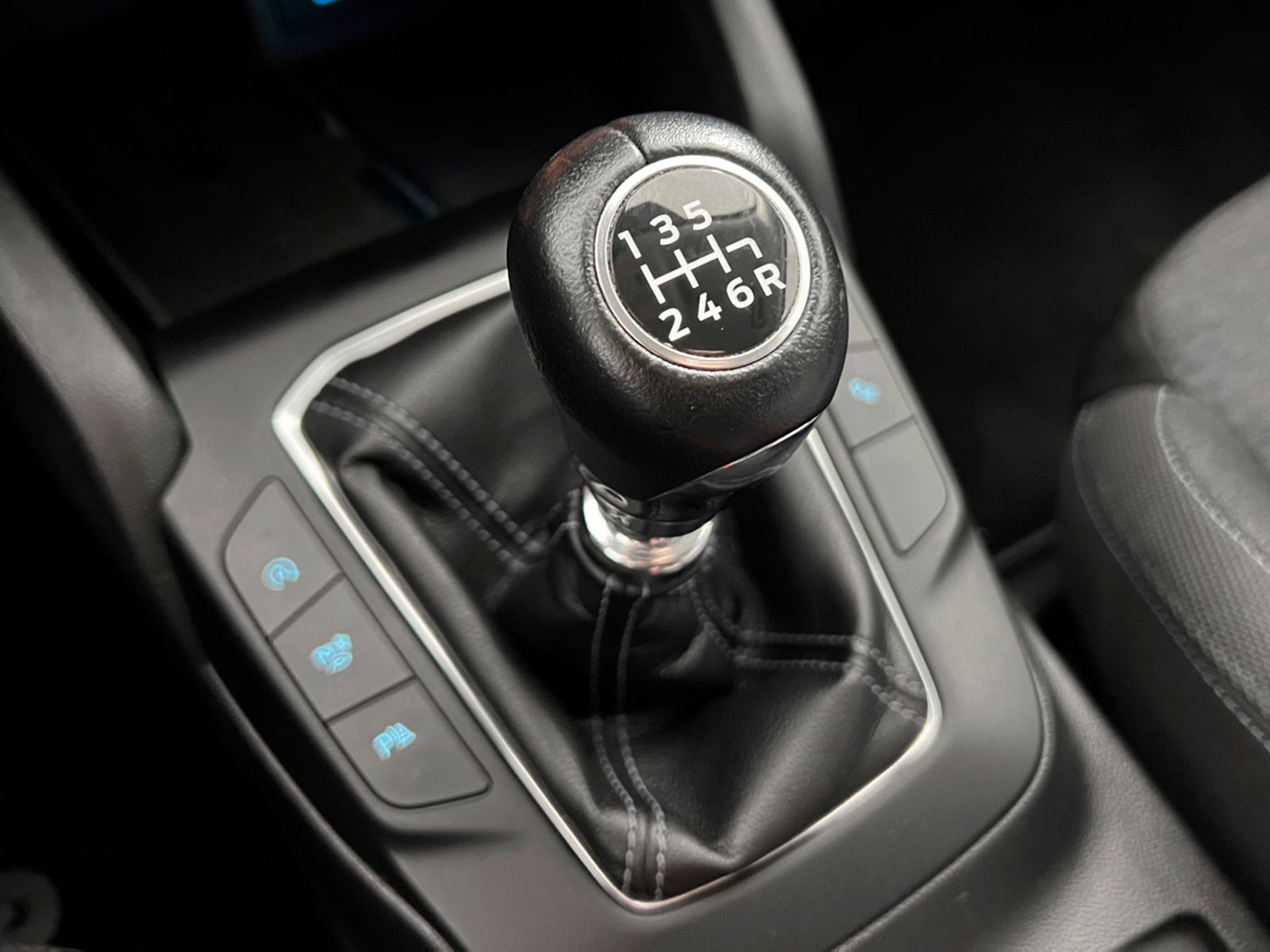 Ford Focus 1.0 EcoBoost MHEV Active - foto 15