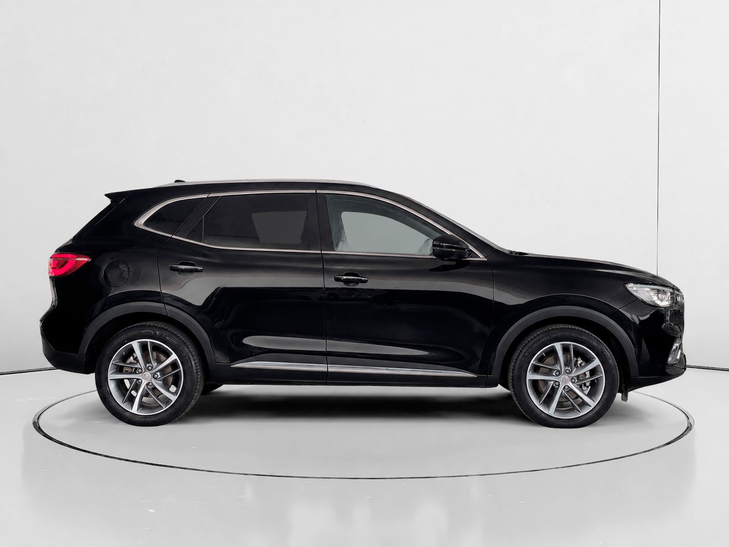 MG EHS 1.5 T-GDi PHEV Luxury - foto 2