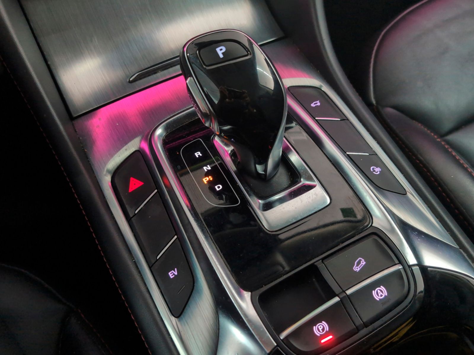 MG EHS 1.5 T-GDi PHEV Luxury - foto 17