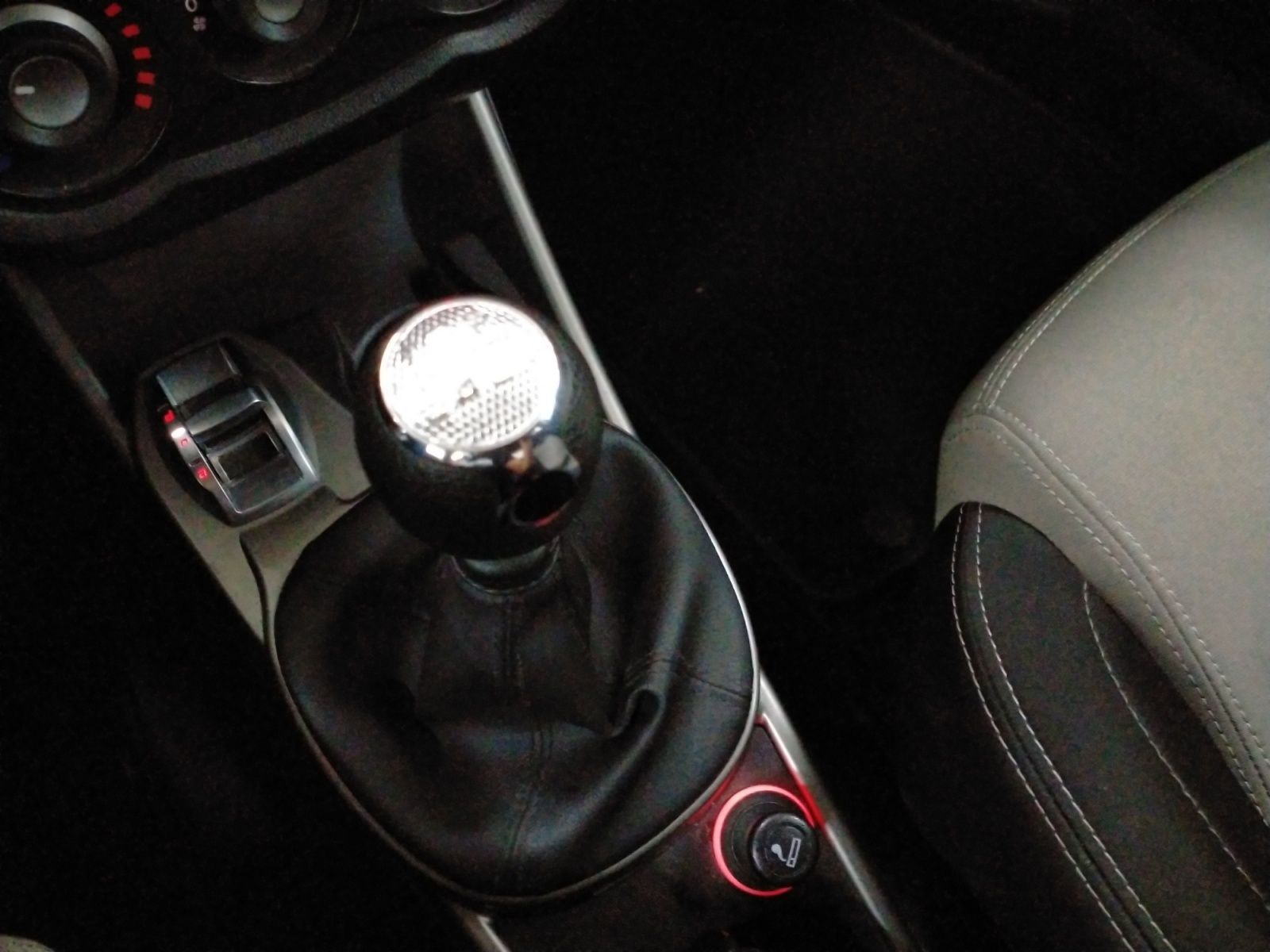 Alfa Romeo MiTo 0.9 TwinAir Distinctive - foto 13