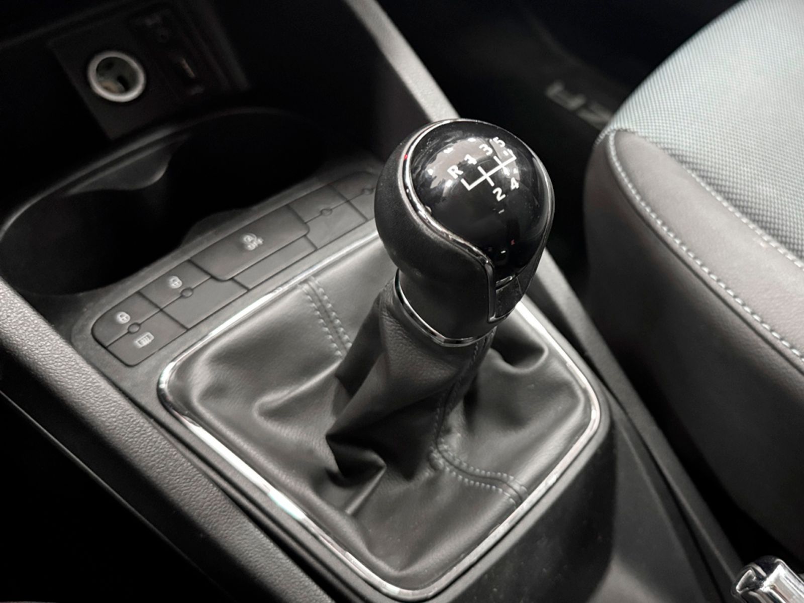 SEAT Ibiza 1.4 TDI Style Connect - foto 14