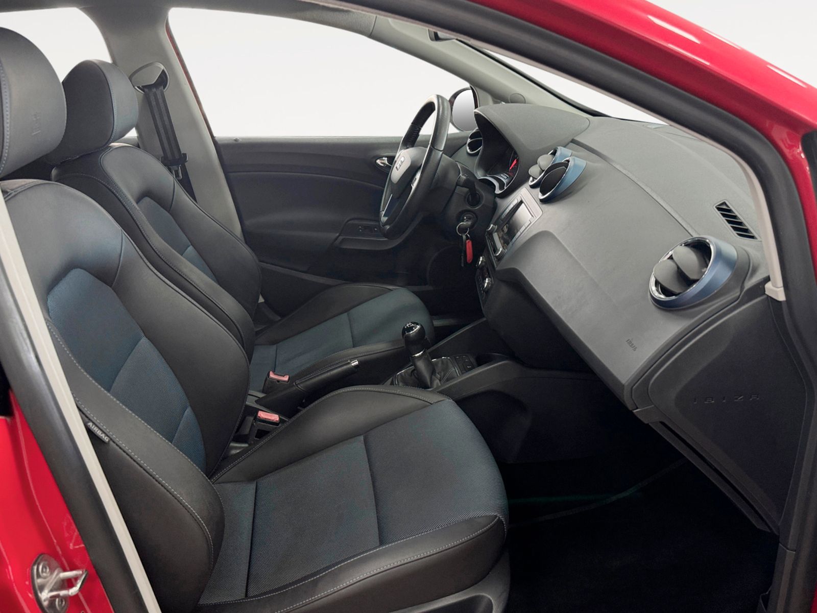 SEAT Ibiza 1.4 TDI Style Connect - foto 12