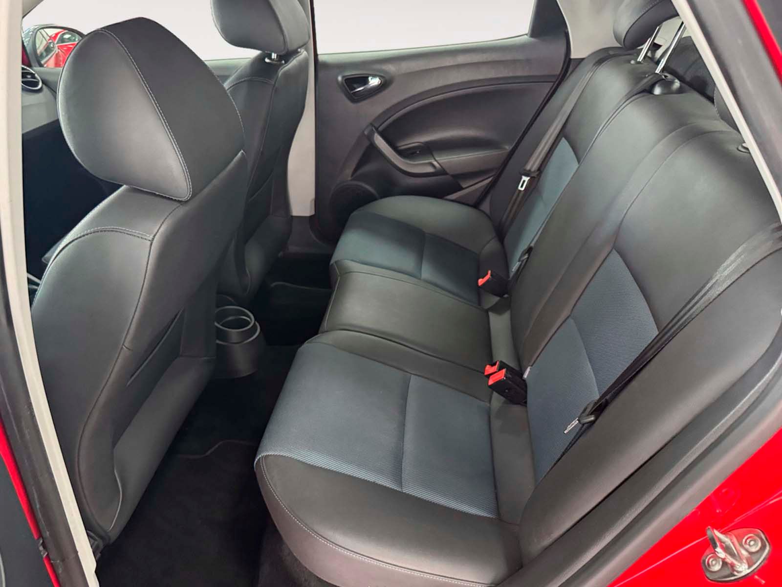 SEAT Ibiza 1.4 TDI Style Connect - foto 11