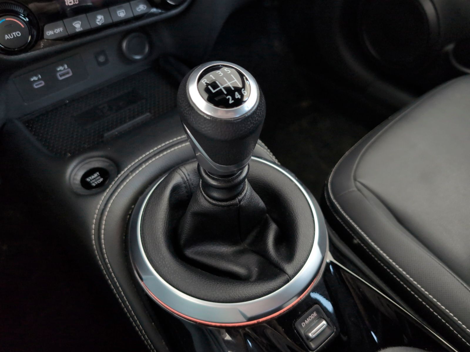 Nissan Juke DIG-T Tekna - foto 15