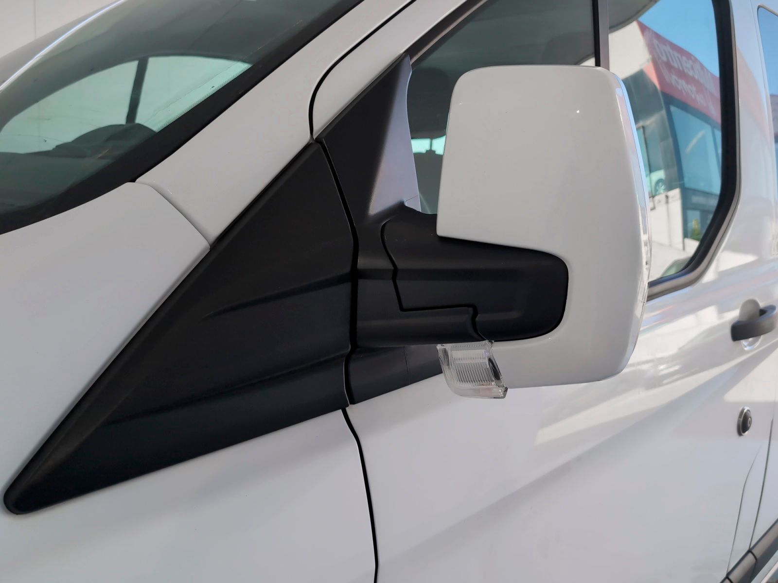 Ford Transit Custom Furgon 2.0 TDCi 320 L2 Trend - foto 22