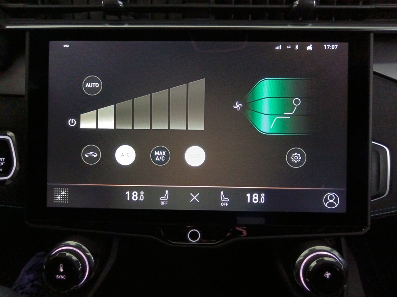 Lynk & Co 01 1.5 PHEV - foto 21