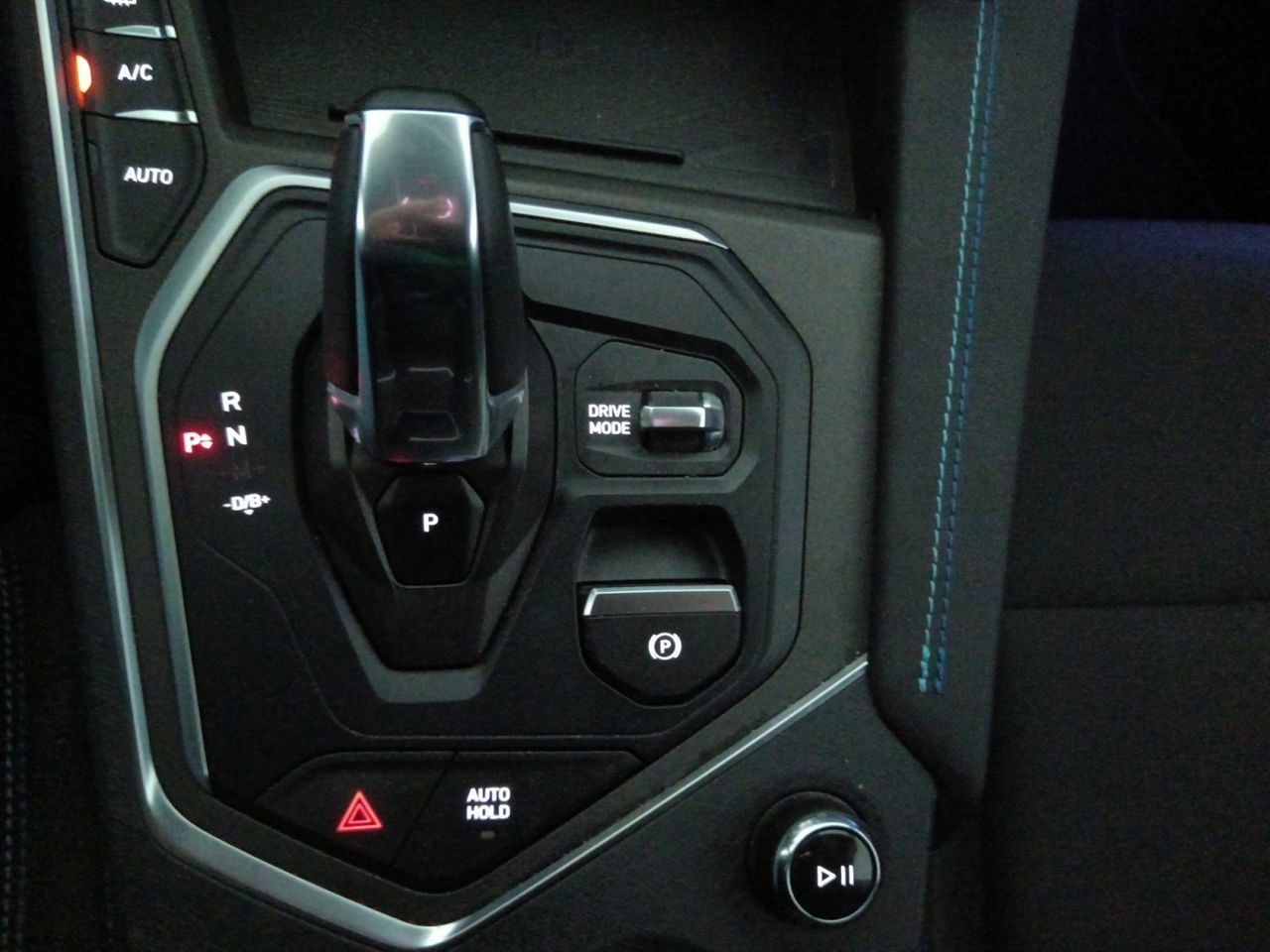 Lynk & Co 01 1.5 PHEV - foto 14