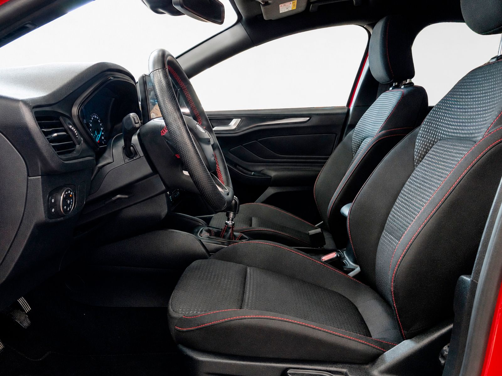 Ford Focus SportBreak 1.0 EcoBoost MHEV ST-Line - foto 11