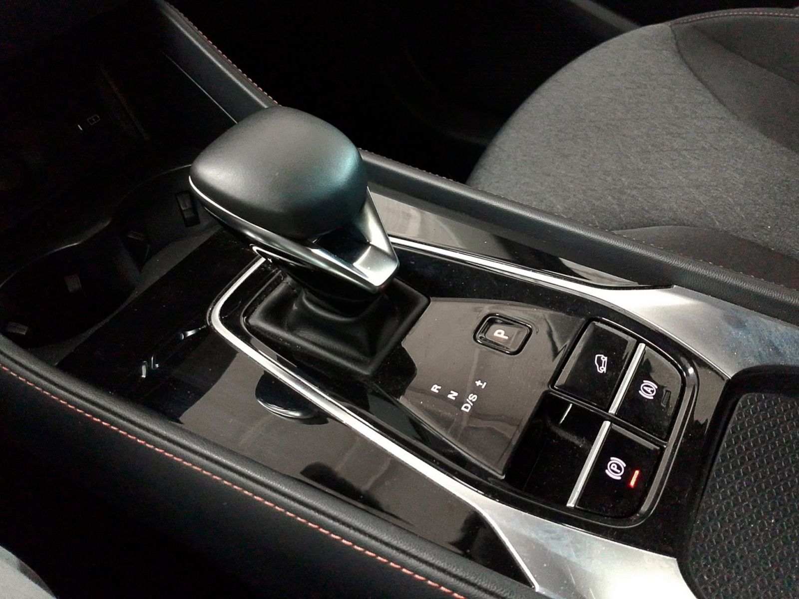 MG HS 1.5 T-GDi Comfort DCT - foto 15