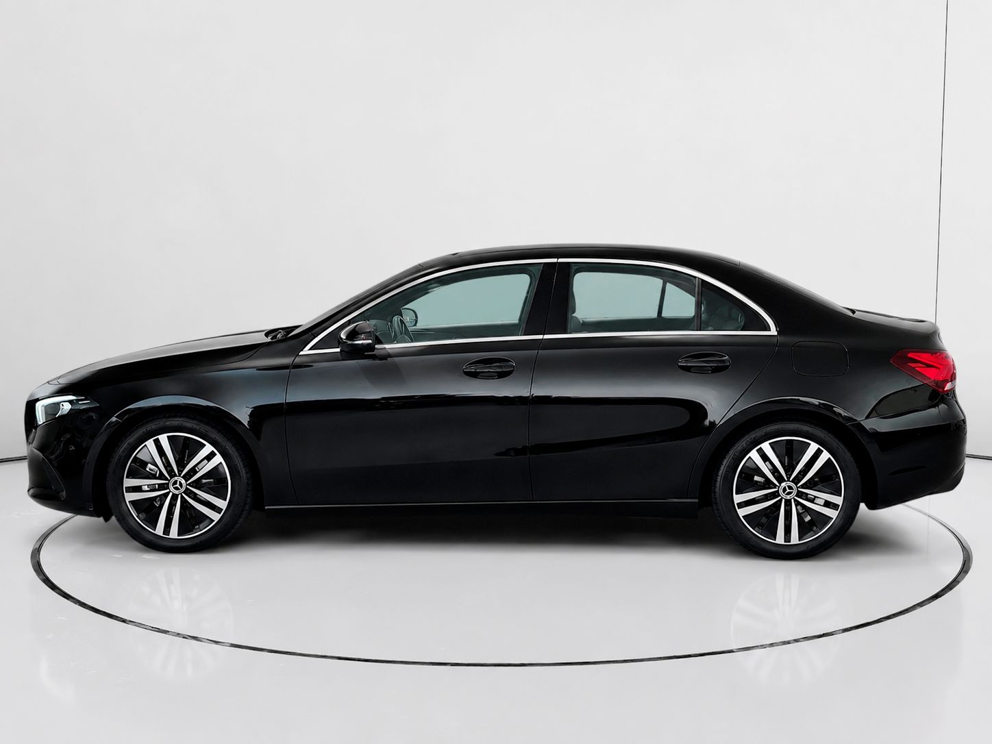 Mercedes-Benz Clase A 180 d Sedán - foto 6