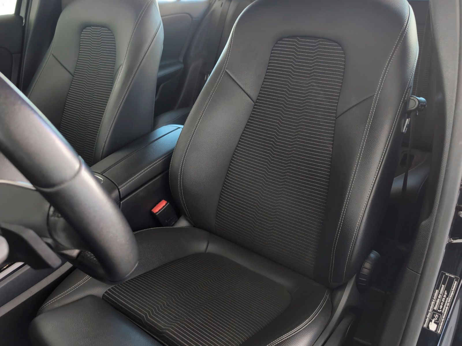 Mercedes-Benz Clase A 180 d Sedán - foto 23