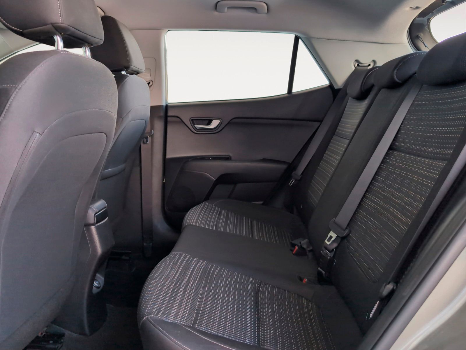 Kia Stonic 1.0 T-GDi MHEV Drive iMT - foto 12