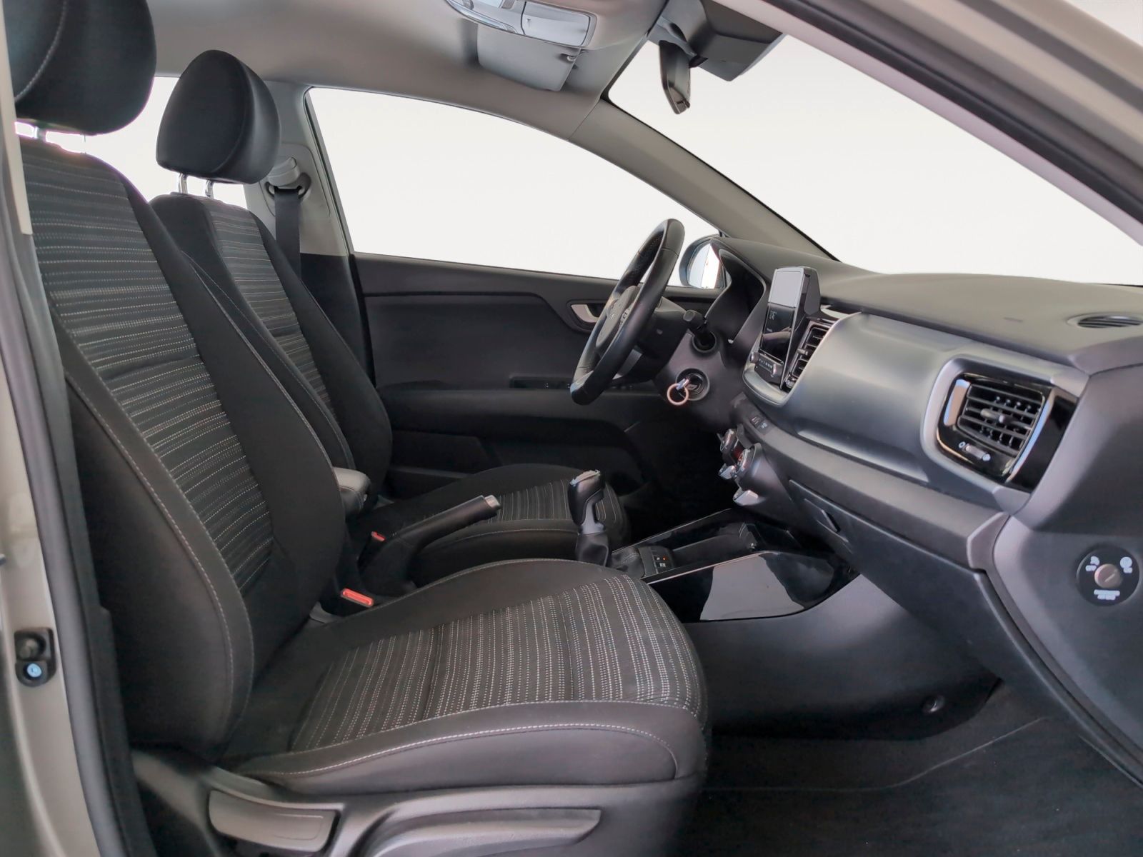 Kia Stonic 1.0 T-GDi MHEV Drive iMT - foto 13