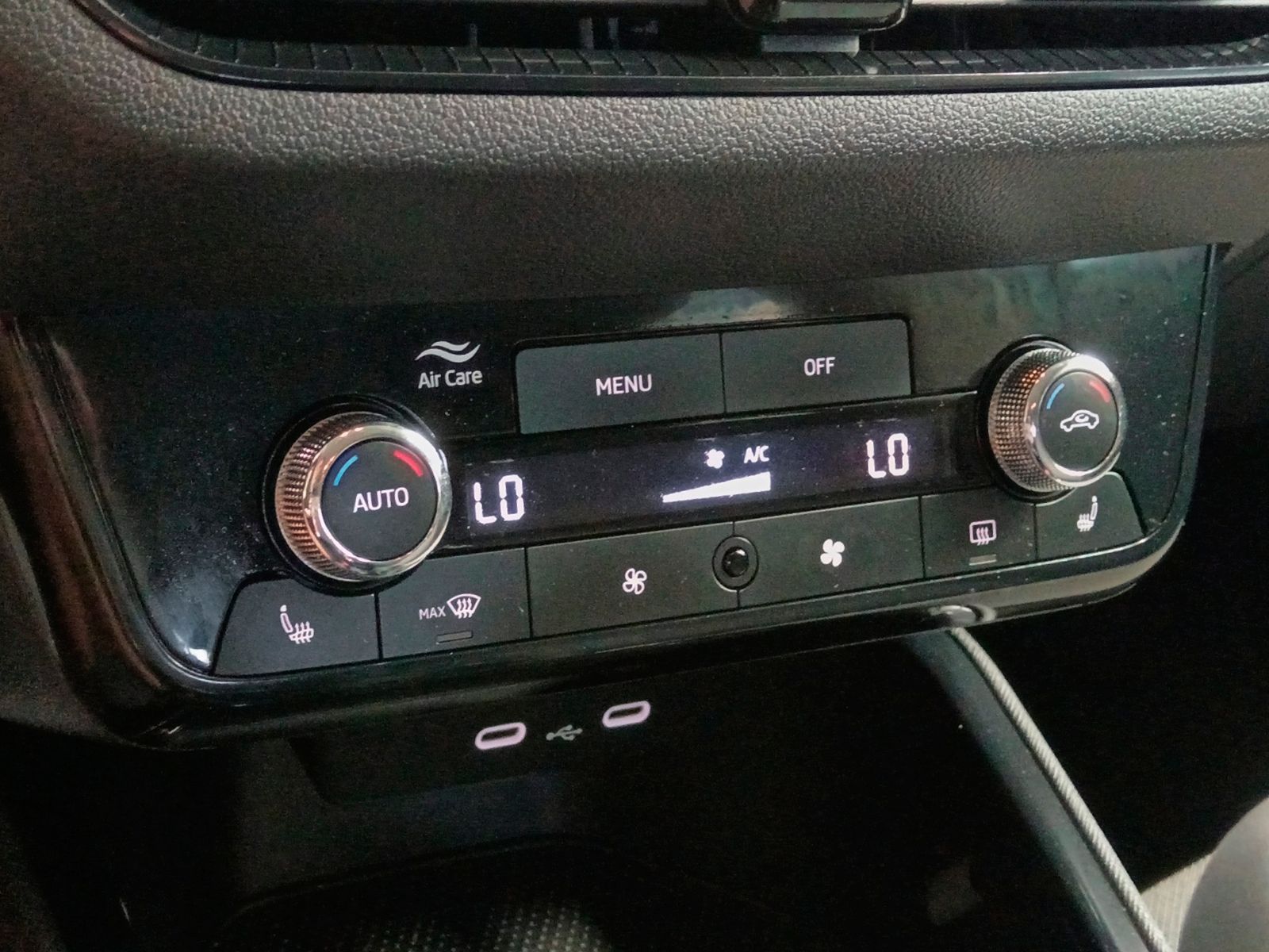 Škoda Fabia 1.0 TSI Selection - foto 22