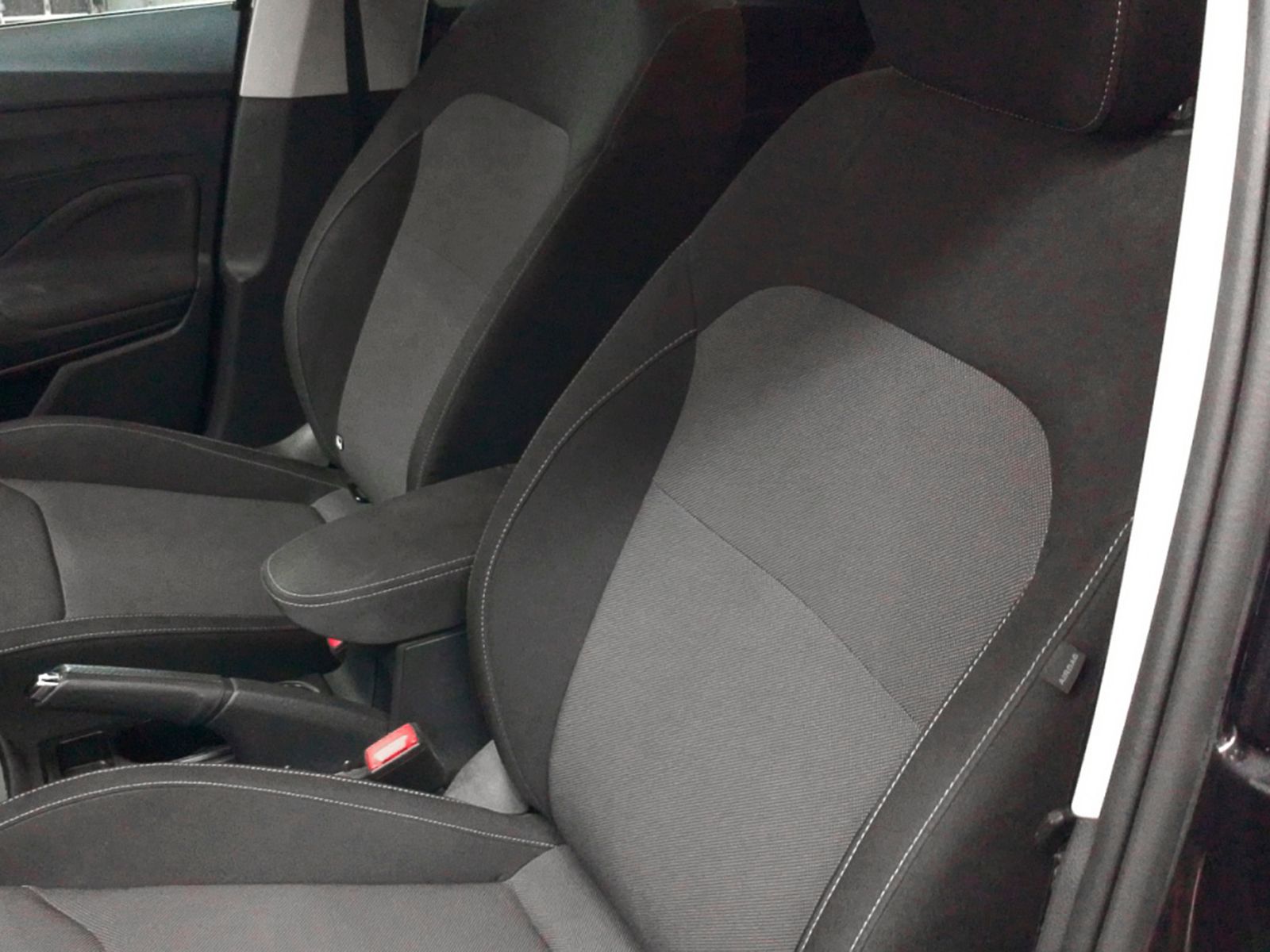 Škoda Fabia 1.0 TSI Selection - foto 21