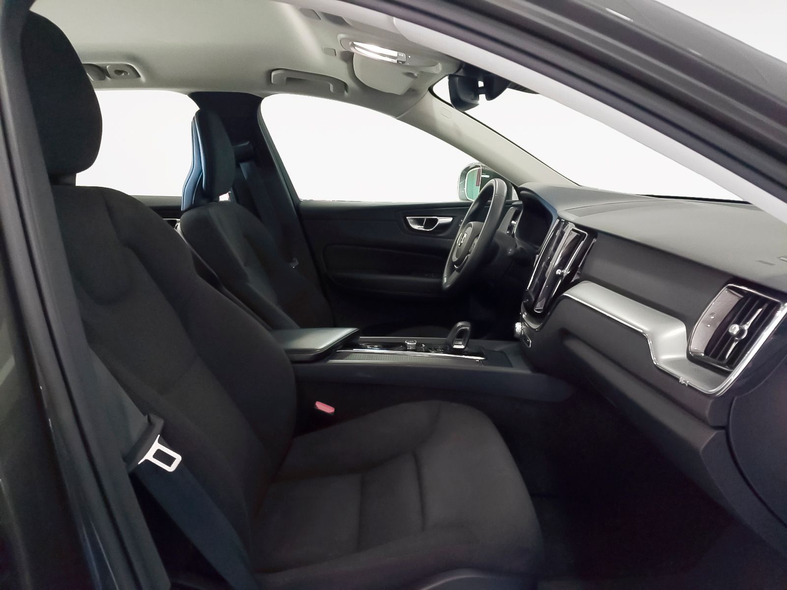Volvo XC60 B4 D Momentum Pro - foto 14