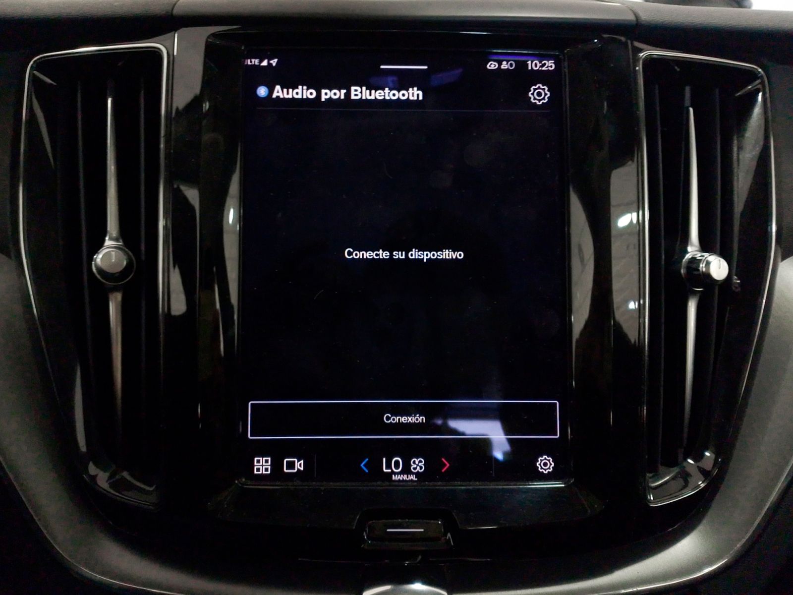 Volvo XC60 B4 D Momentum Pro - foto 22