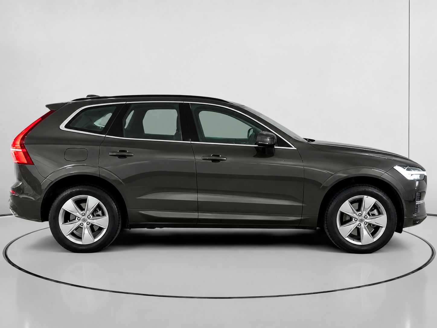 Volvo XC60 B4 D Momentum Pro - foto 2