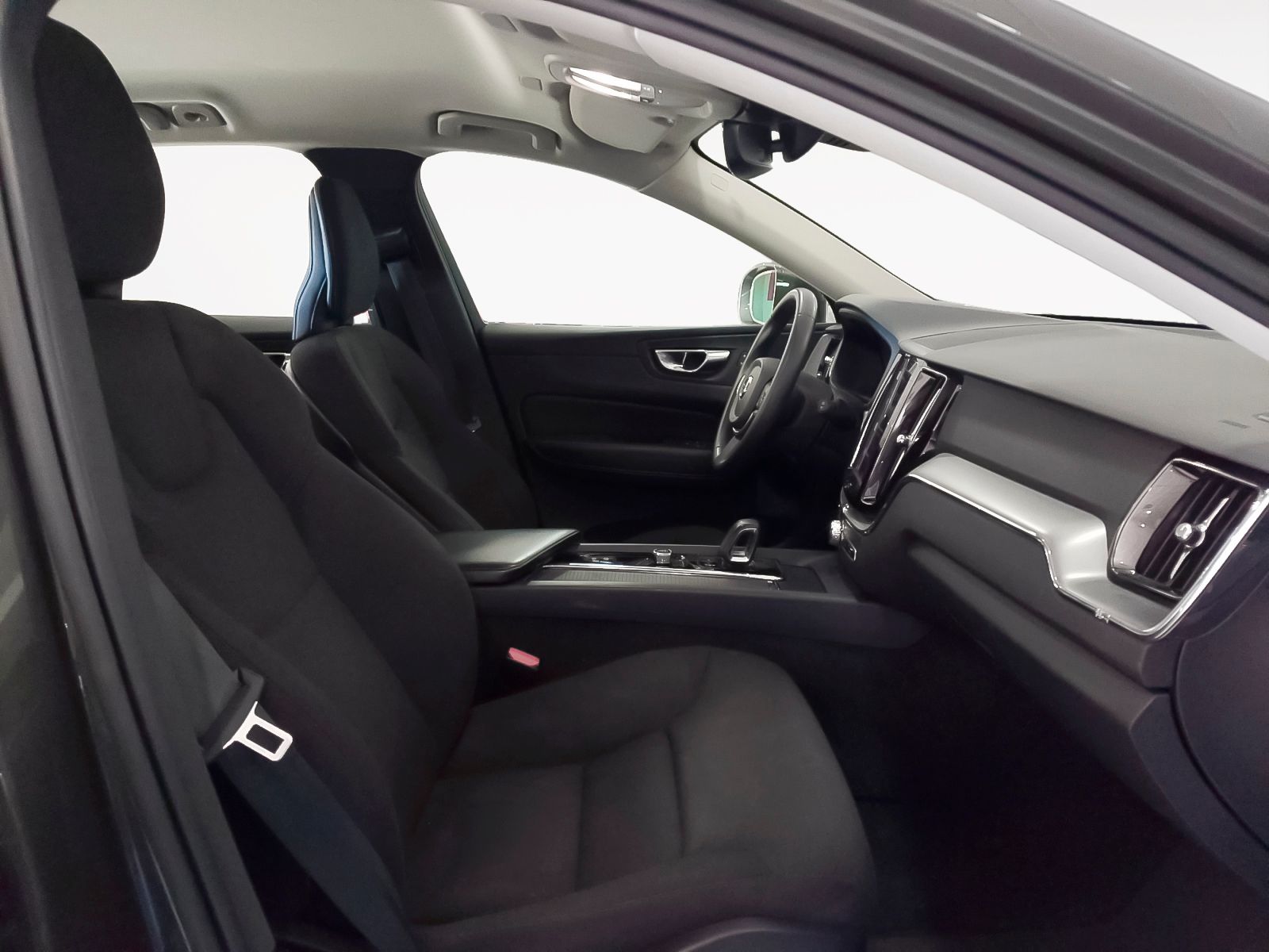 Volvo XC60 B4 D Momentum Pro - foto 13