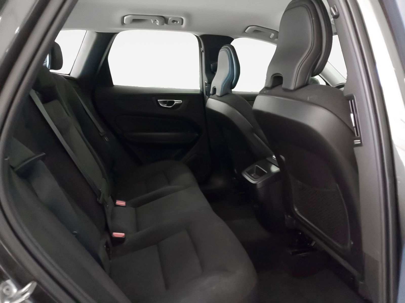 Volvo XC60 B4 D Momentum Pro - foto 12
