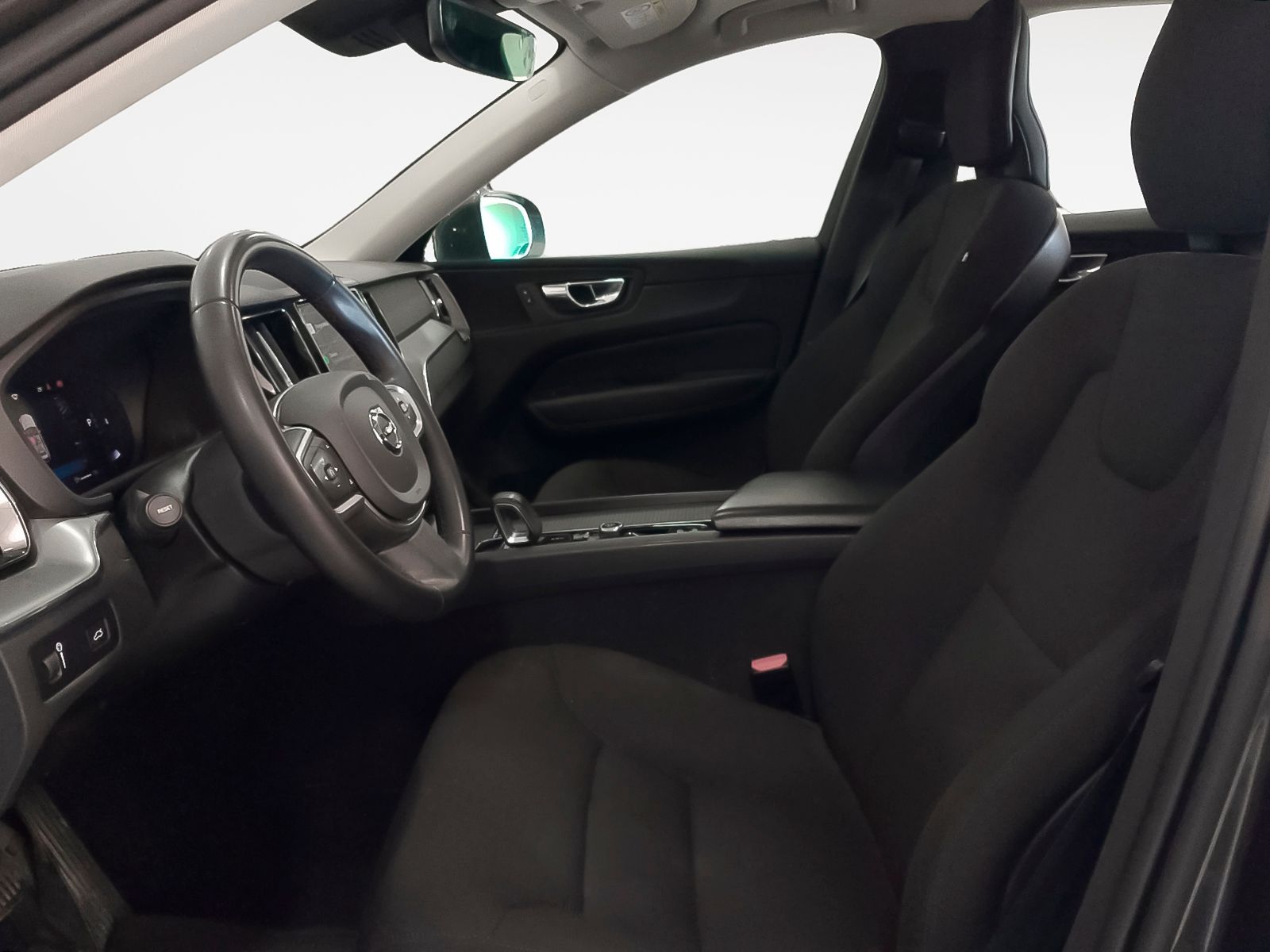 Volvo XC60 B4 D Momentum Pro - foto 11