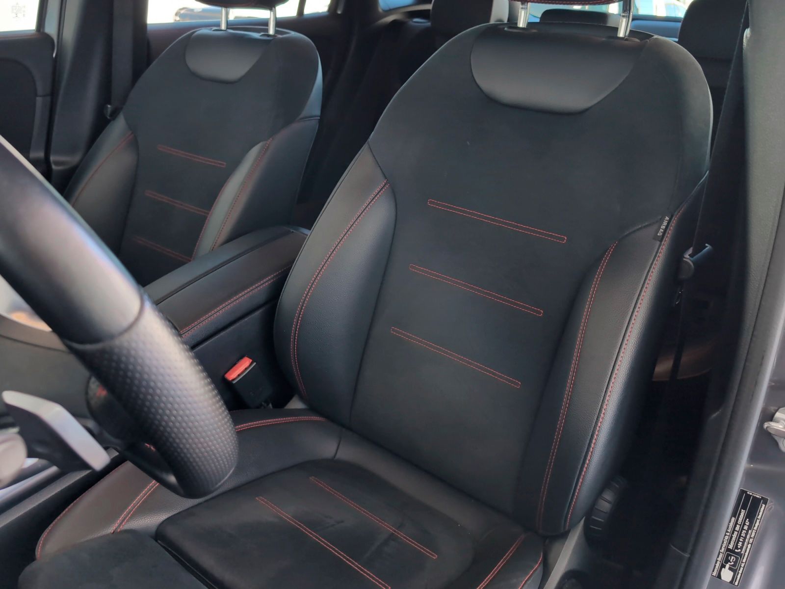 Mercedes-Benz GLA 250 e - foto 25