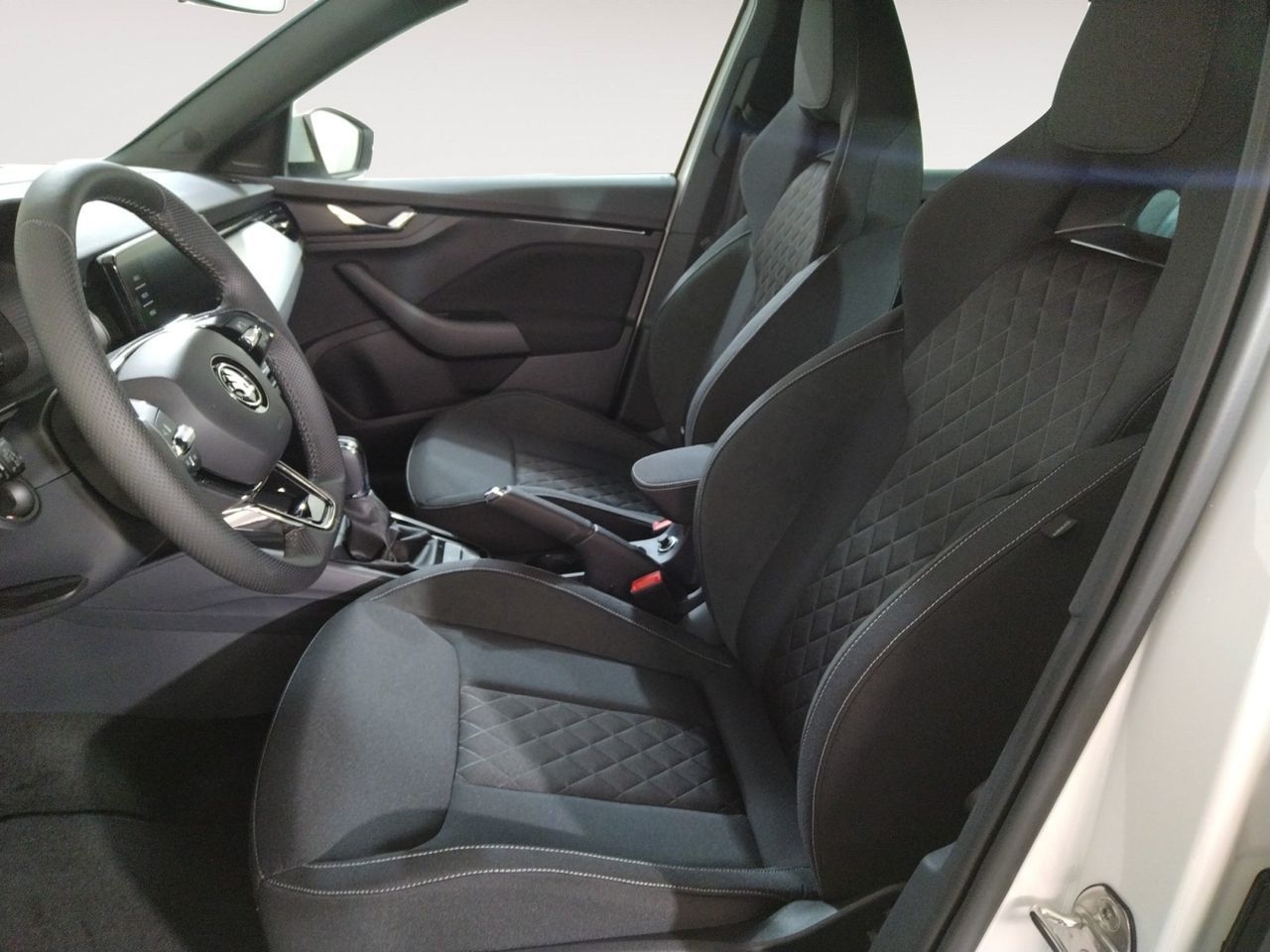 Škoda Kamiq 1.5 TSI Sport DSG - foto 9