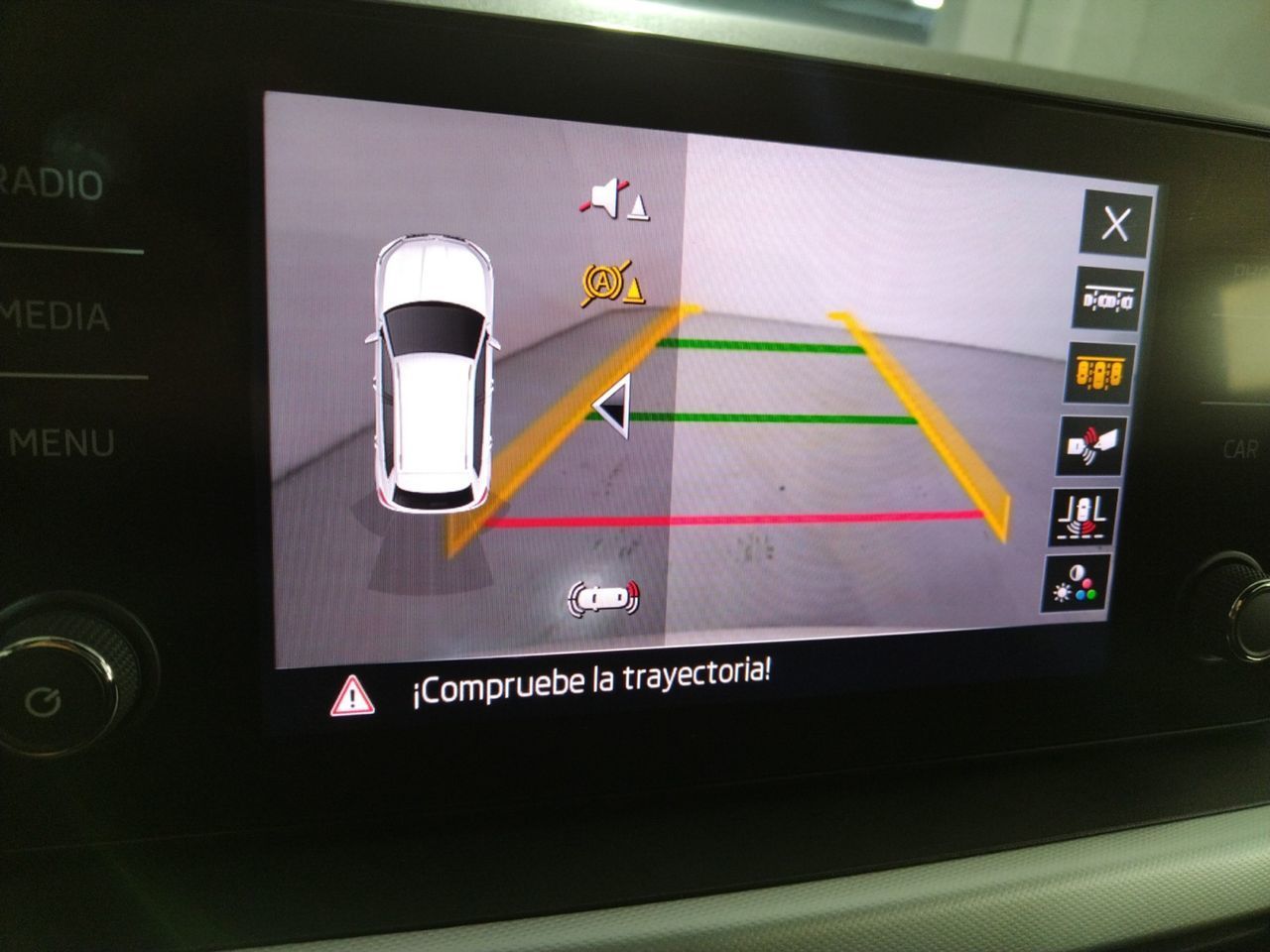 Škoda Kamiq 1.5 TSI Sport DSG - foto 17